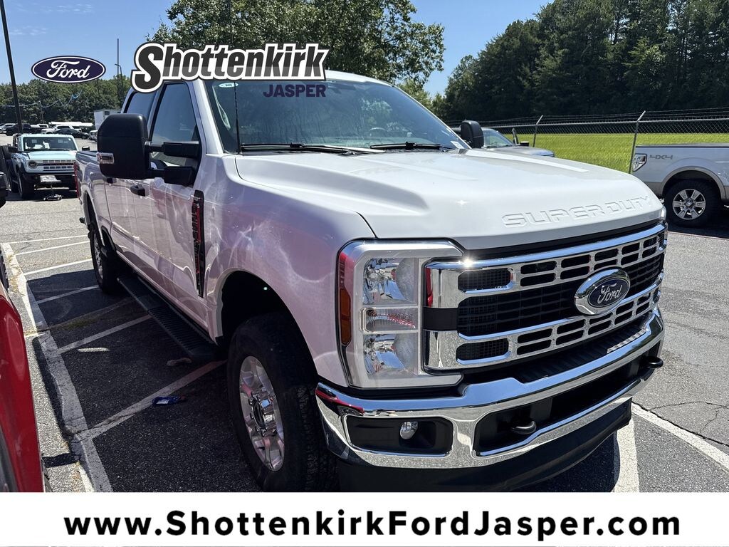 Used 2025 Ford F-250 XLT Crew Cab Truck
