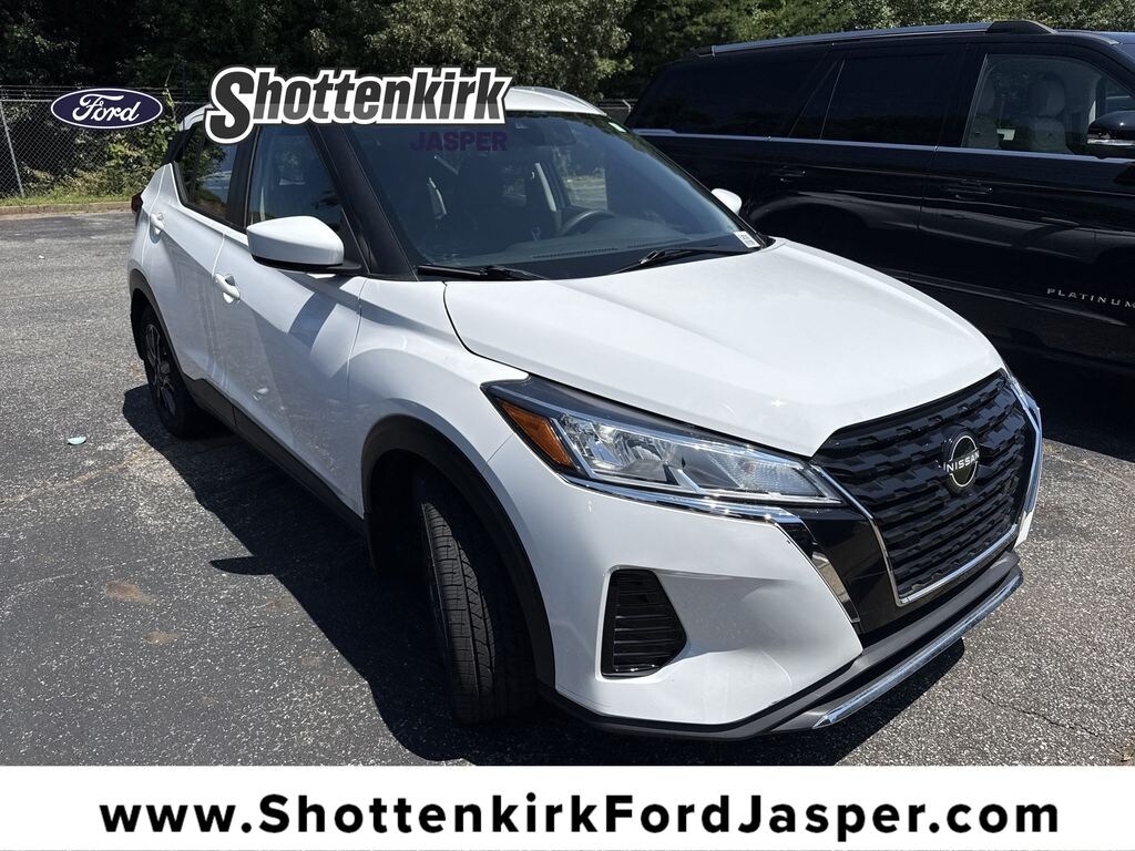 Used 2022 Nissan Kicks SV SUV