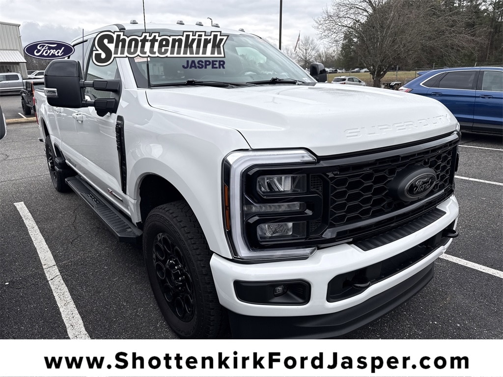 Used 2025 Ford F-250 Lariat Crew Cab Truck