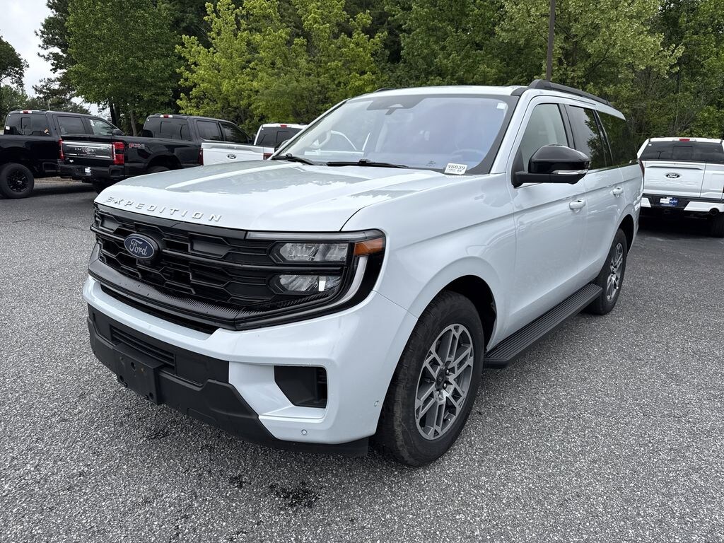 Used 2025 Ford Expedition Active SUV