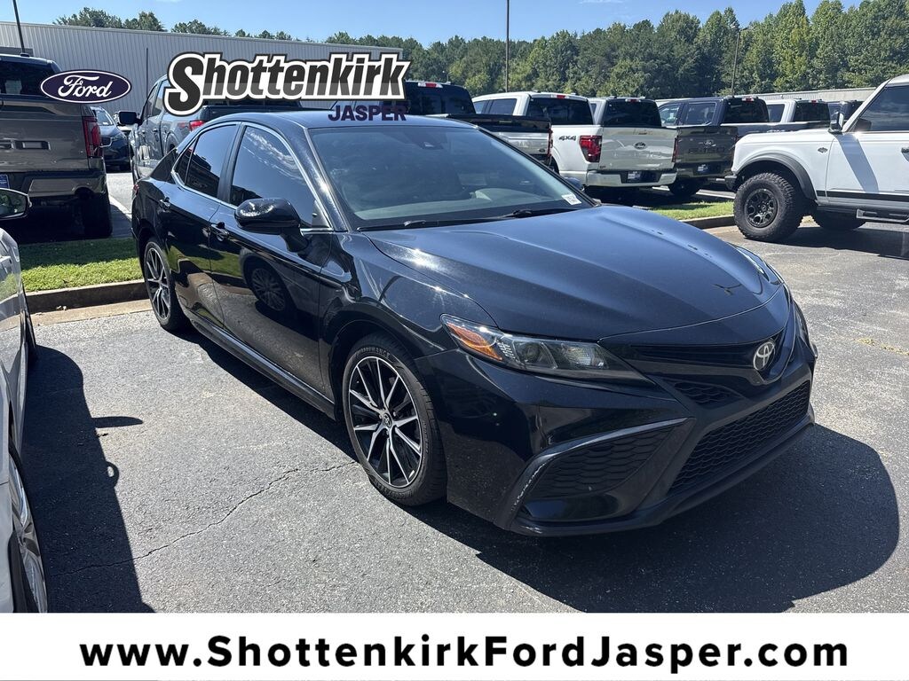 Used 2021 Toyota Camry SE Sedan