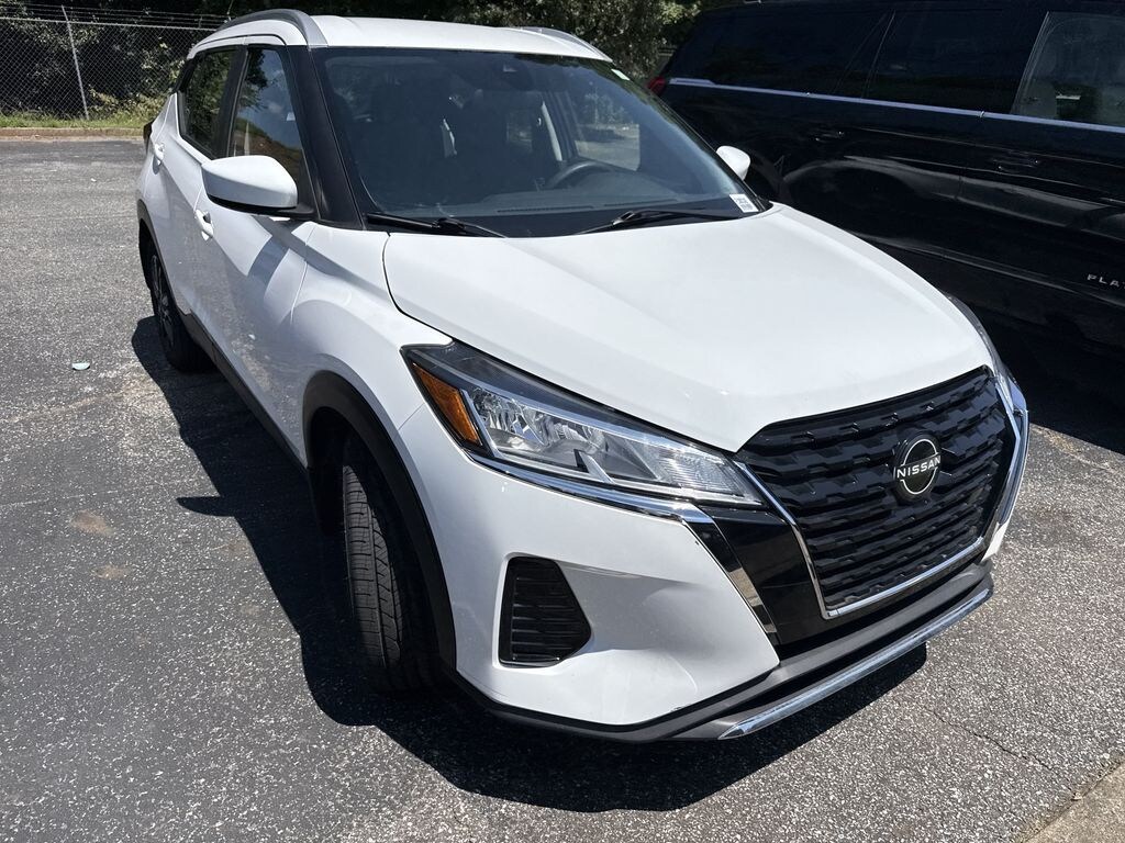 Used 2022 Nissan Kicks SV SUV