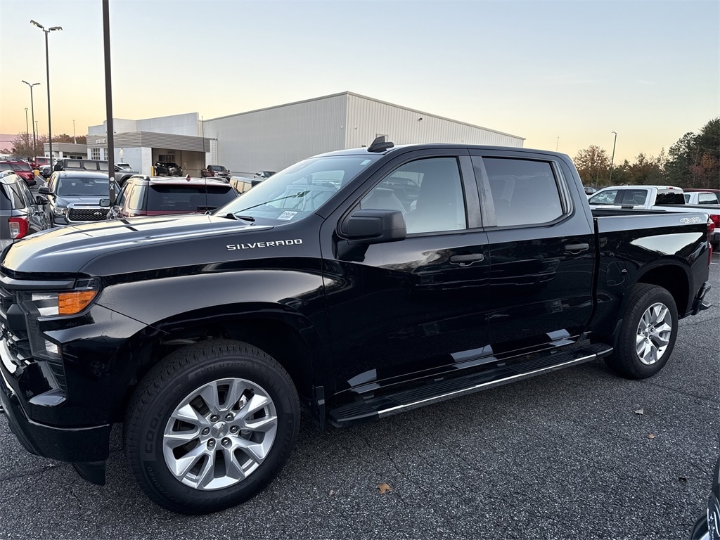 Used 2022 Chevrolet Silverado 1500 Custom Crew Cab Short Bed Truck