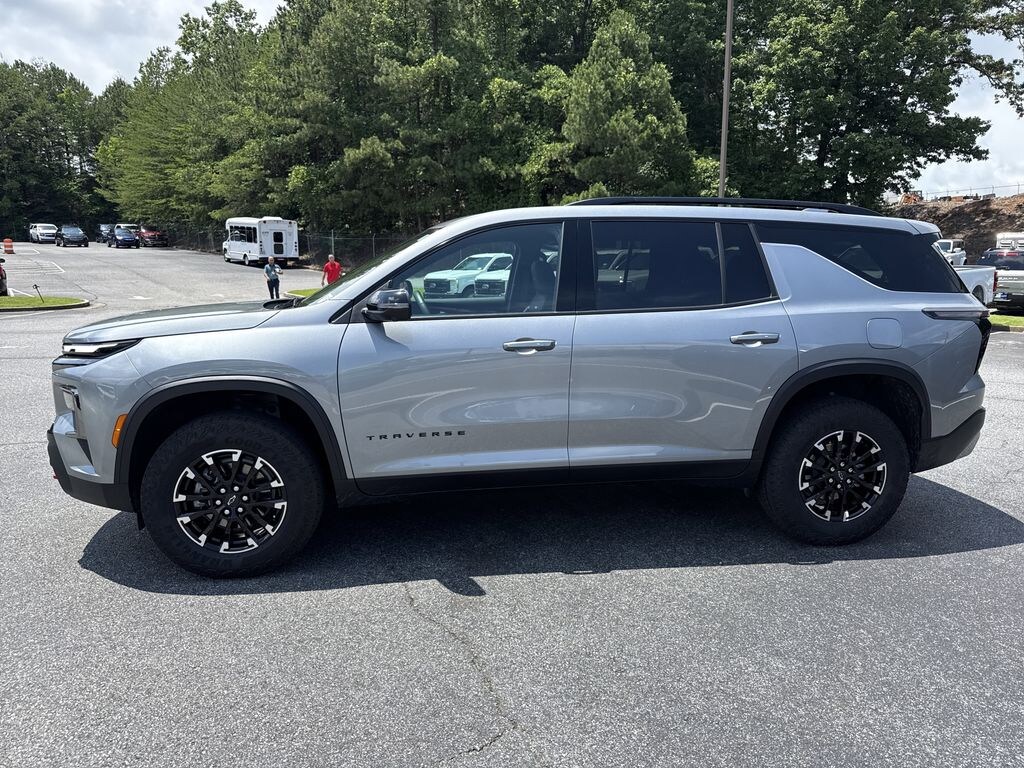 Used 2025 Chevrolet Traverse Z71 SUV