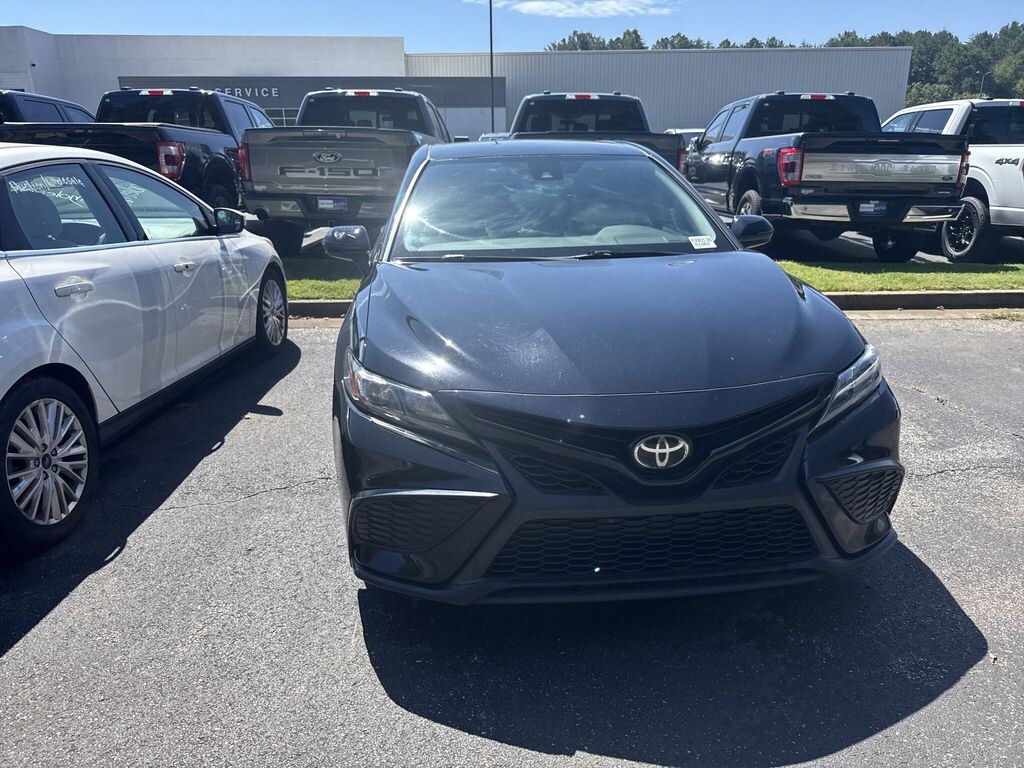 Used 2021 Toyota Camry SE Sedan