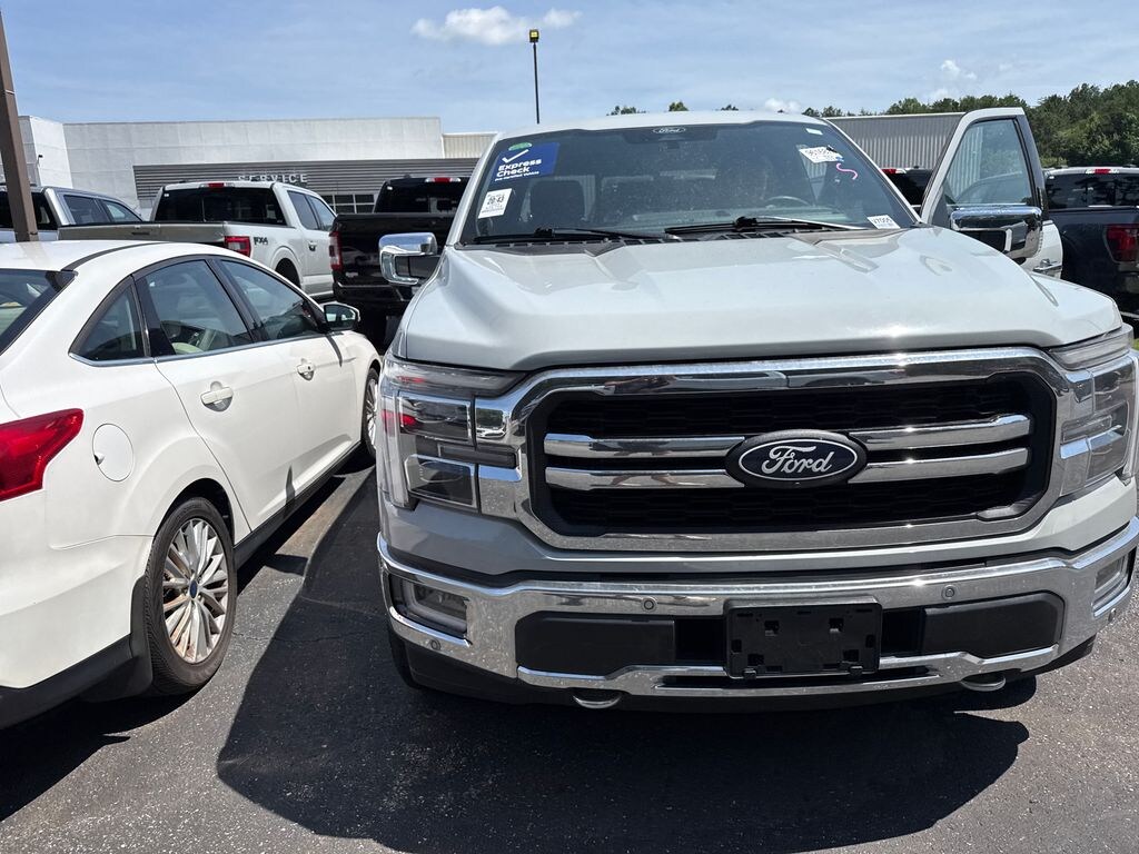 Used 2024 Ford F-150 Lariat Crew Cab Truck