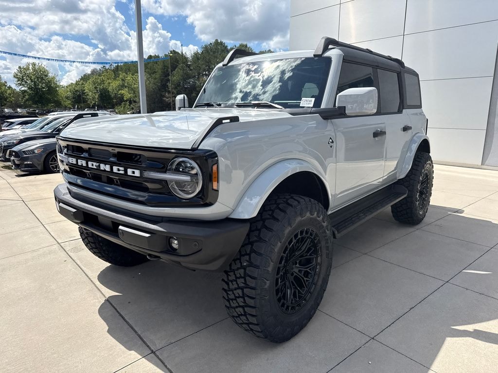 New 2026 Ford Bronco Outer Banks SUV