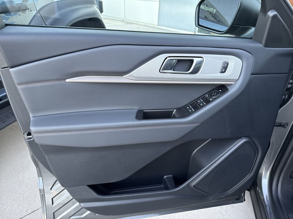 2026 Ford Explorer Active - Photo 19