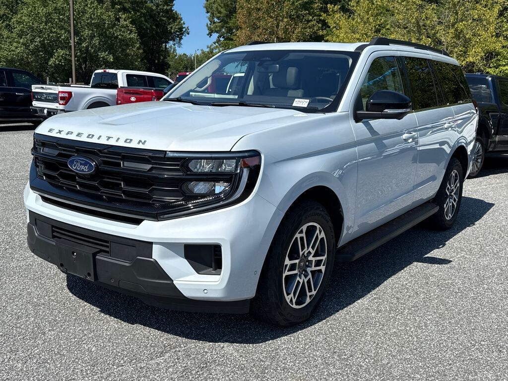 Used 2025 Ford Expedition Active SUV