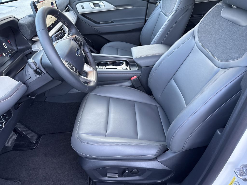2026 Ford Explorer Active - Photo 9