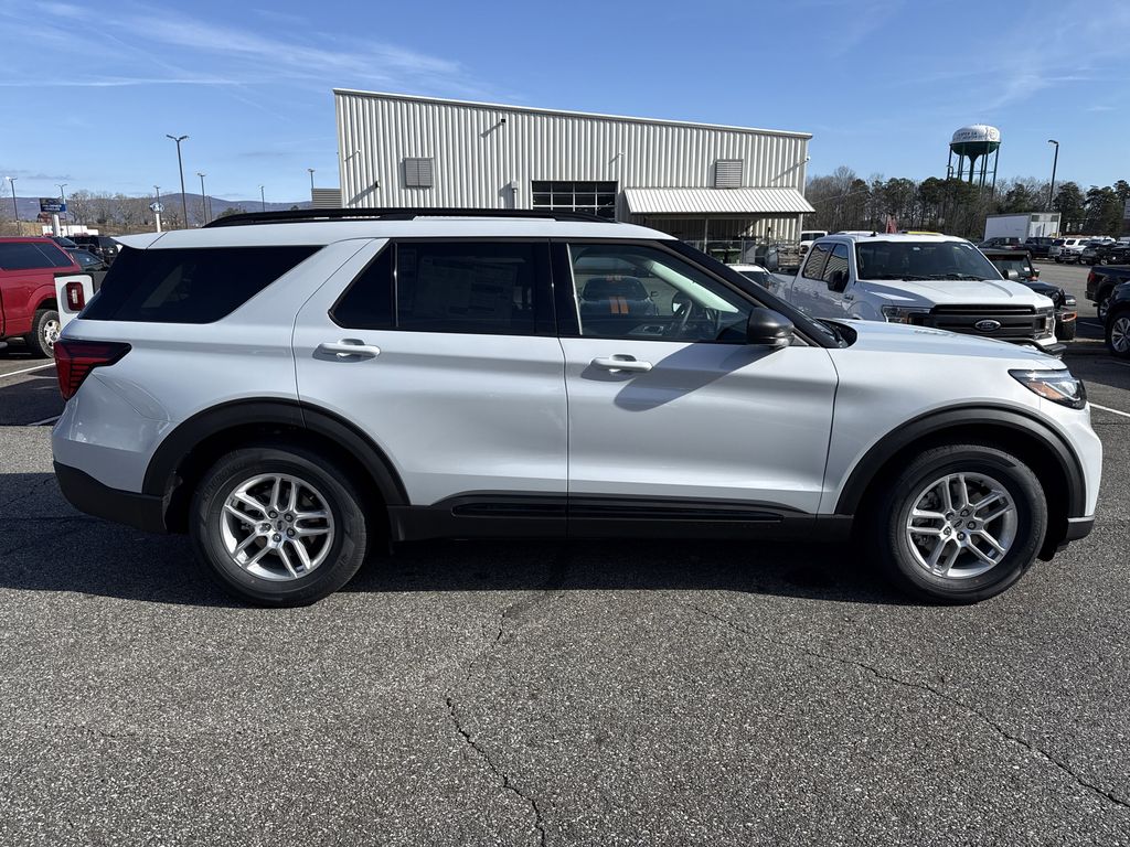 2026 Ford Explorer Active - Photo 8