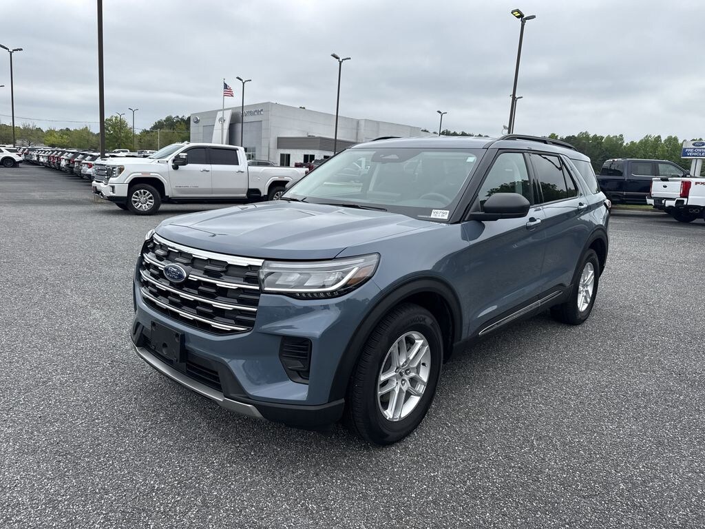 Used 2025 Ford Explorer Active SUV