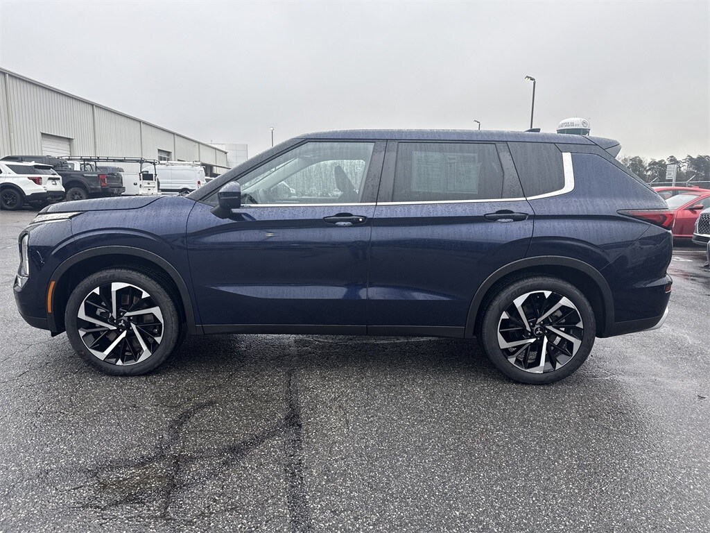 Used 2023 Mitsubishi Outlander SE SUV