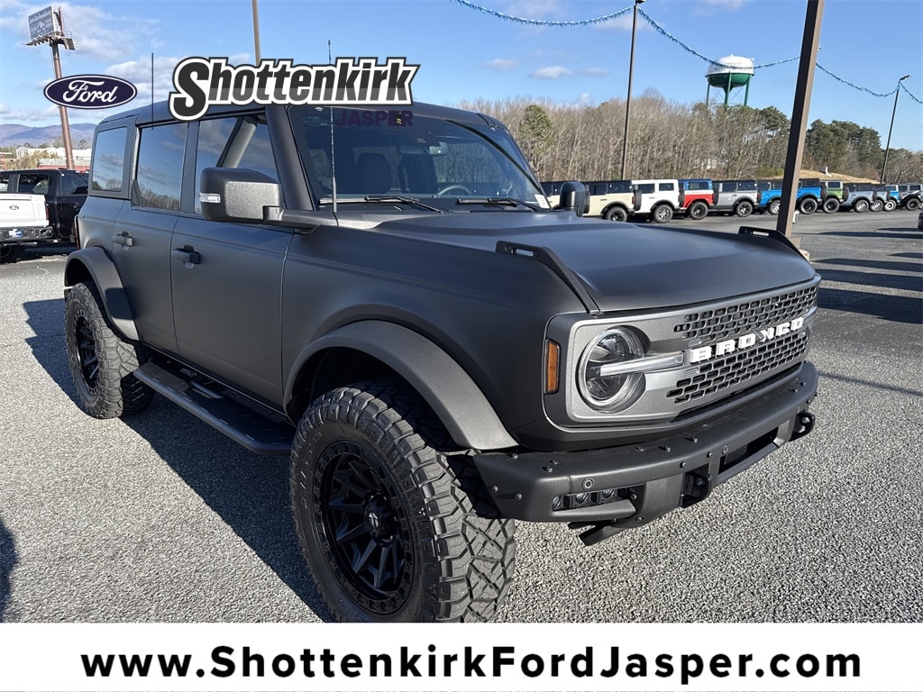 2025 Ford Bronco Badlands SUV