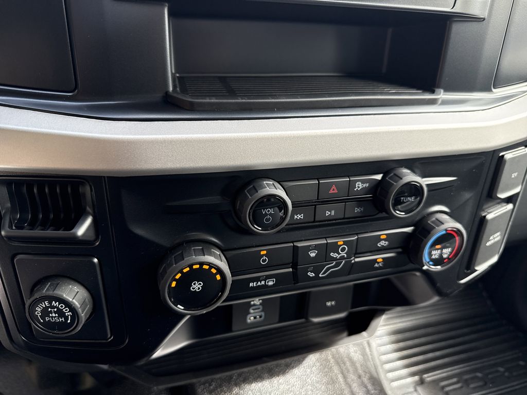 2026 Ford F-350 Super Duty XL - Photo 30