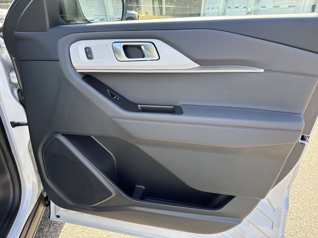 2026 Ford Explorer Active - Photo 14