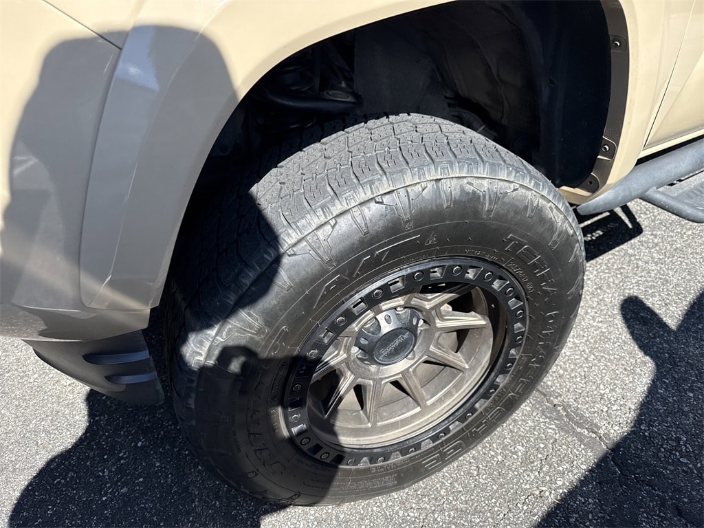 Used 2018 Toyota Tacoma SR5 Crew Cab Short Bed Truck