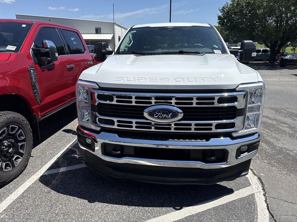 Used 2025 Ford F-250 XLT Crew Cab Truck