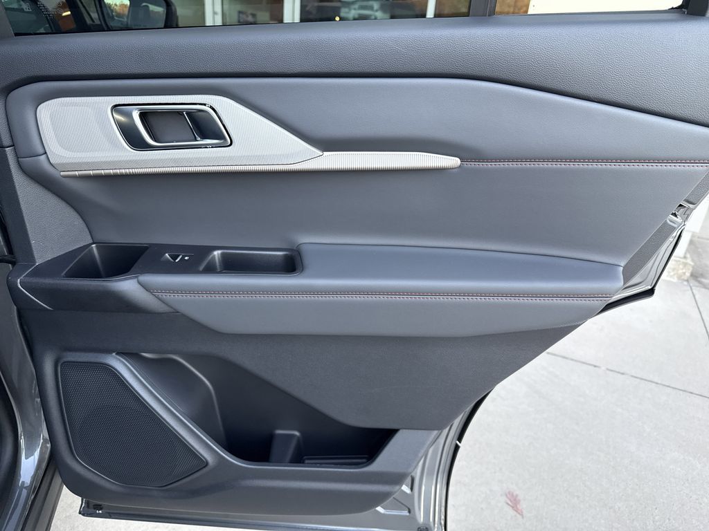 2026 Ford Explorer Active - Photo 27