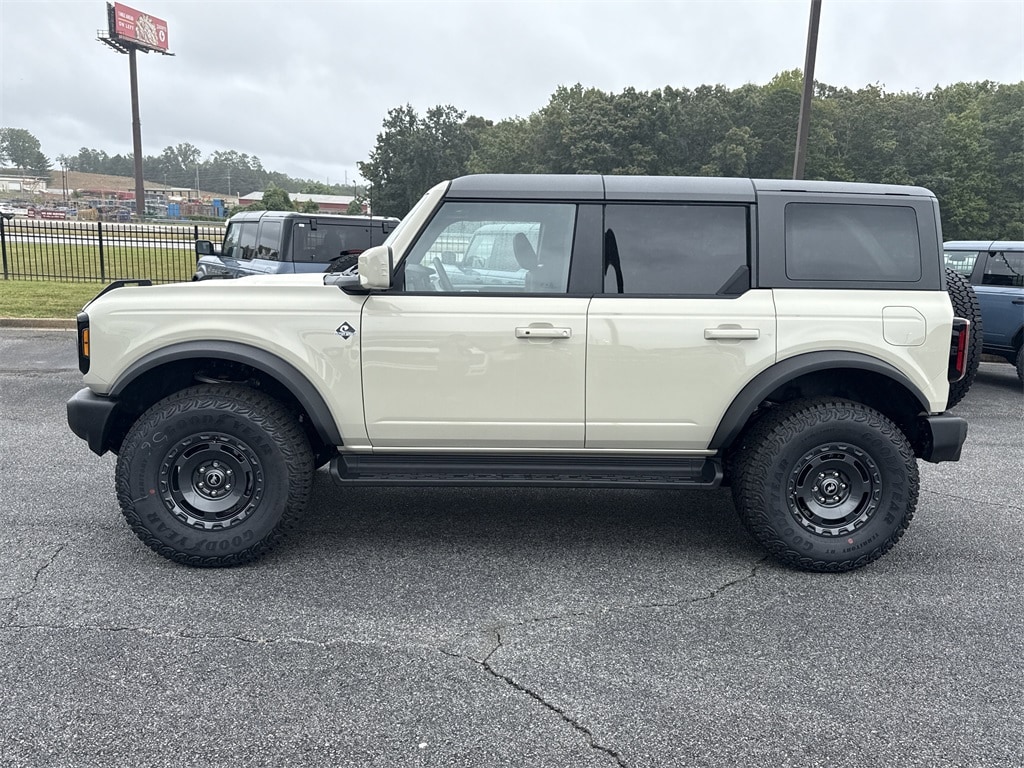New 2025 Ford Bronco Outer Banks SUV
