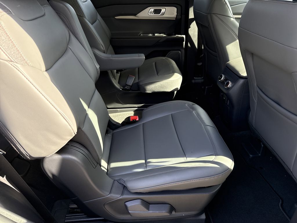 2026 Ford Explorer Active - Photo 15