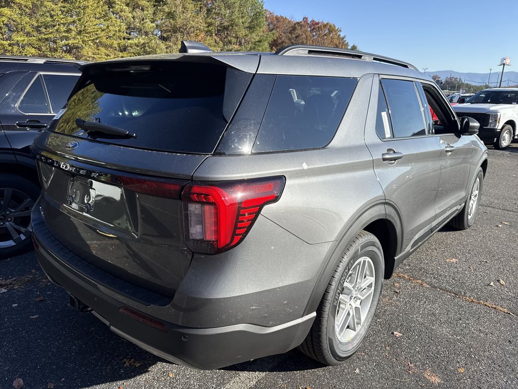 2026 Ford Explorer Active - Photo 16