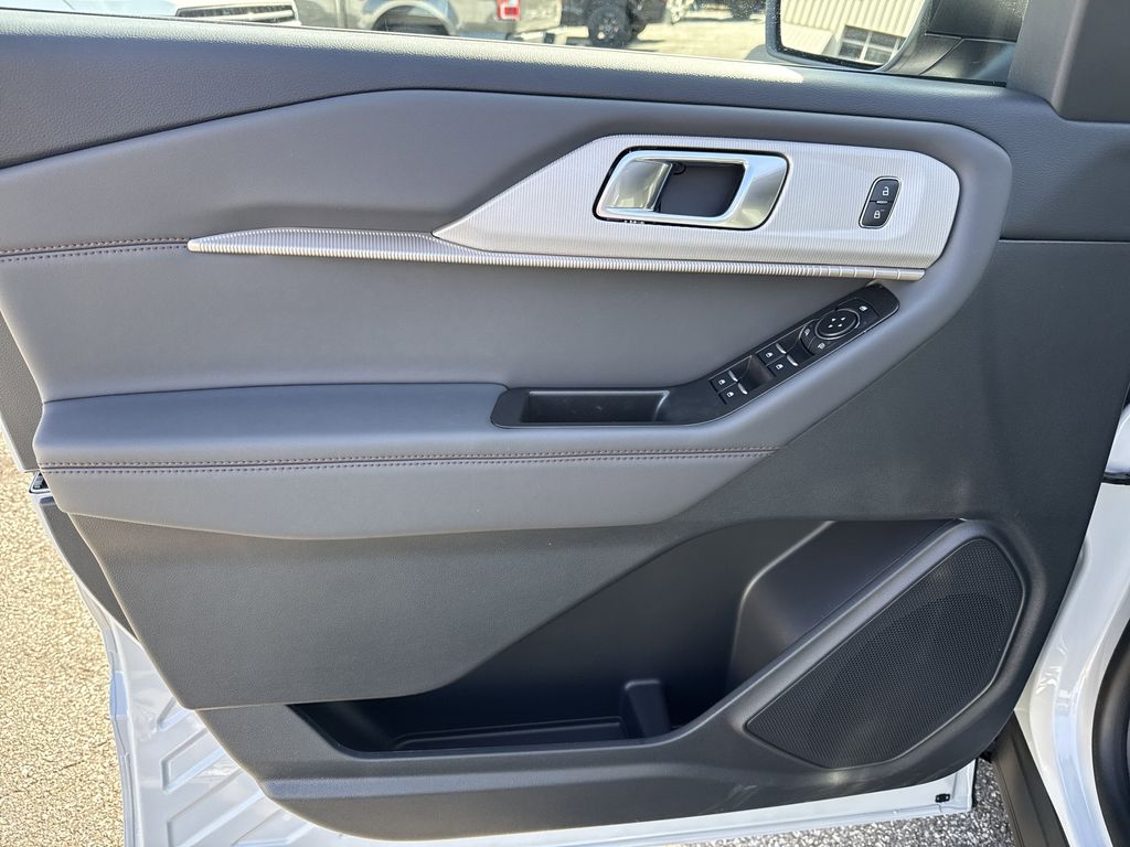 2026 Ford Explorer Active - Photo 10