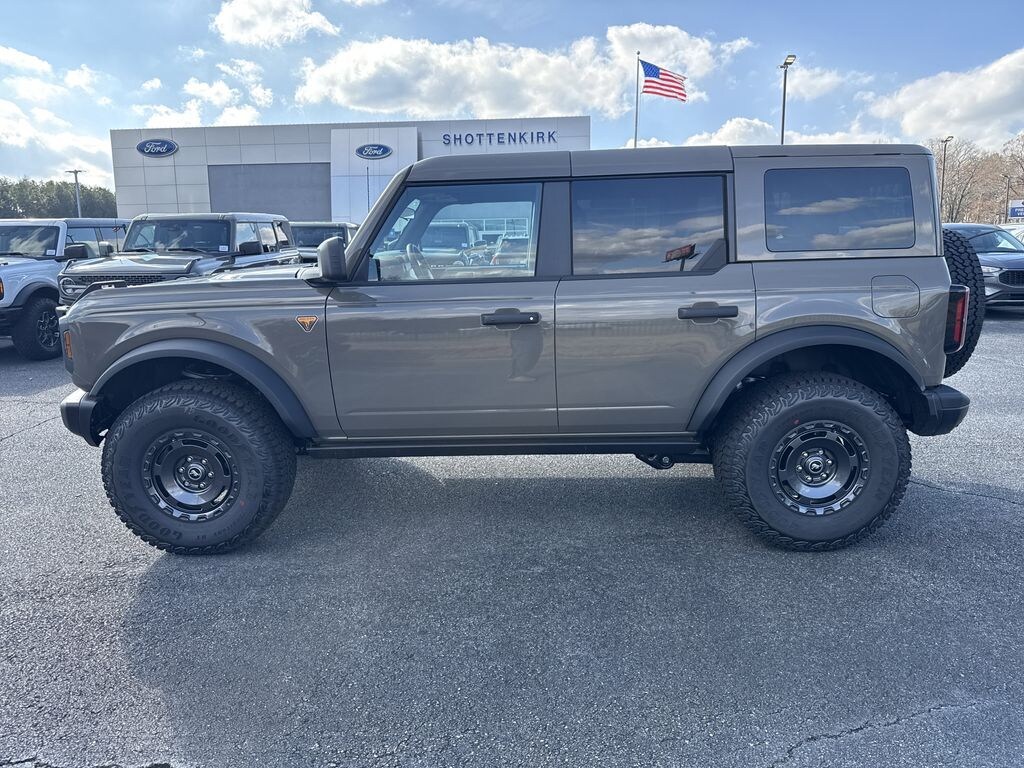 New 2025 Ford Bronco Badlands SUV