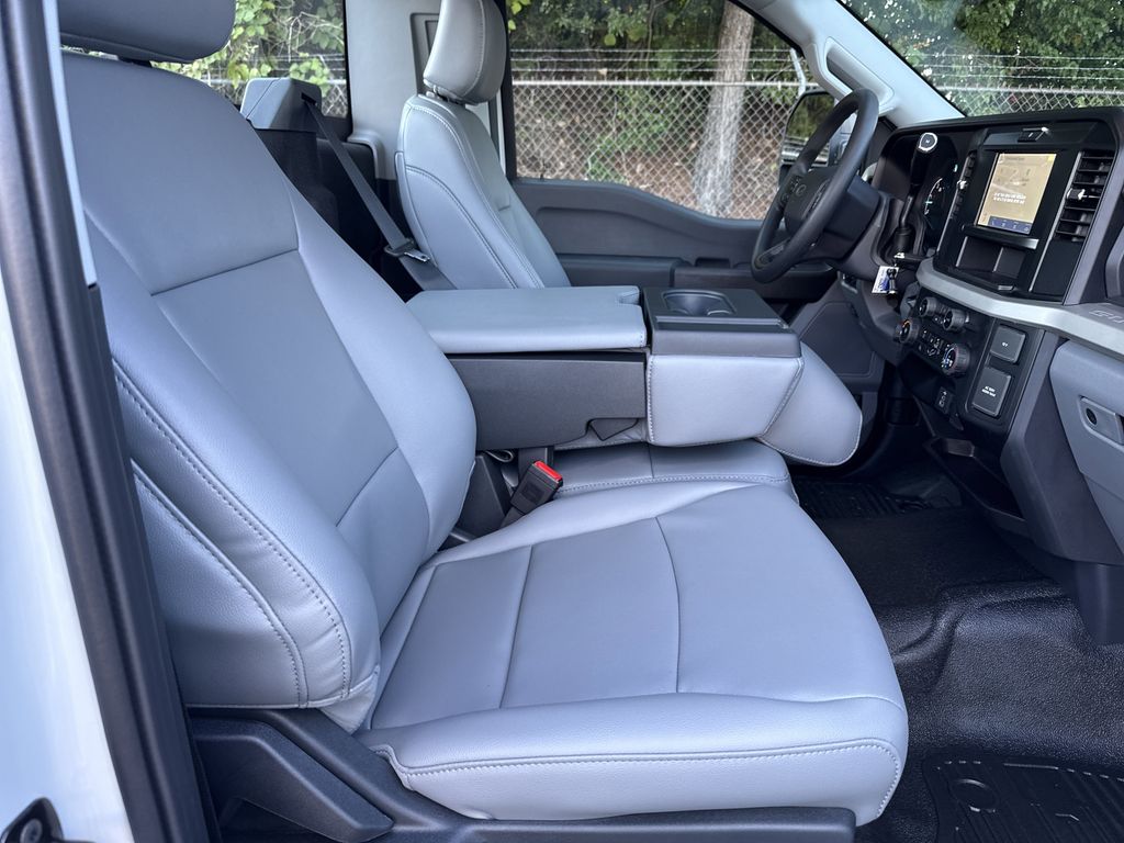 2026 Ford F-350 Super Duty XL - Photo 14