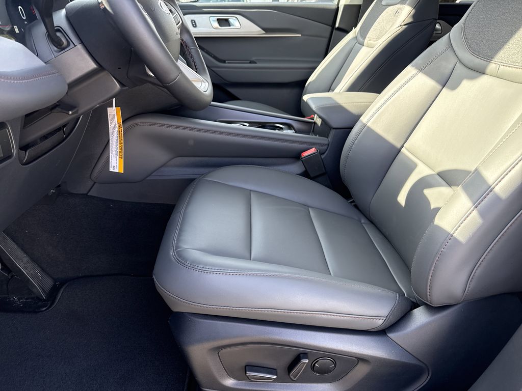2026 Ford Explorer Active - Photo 9