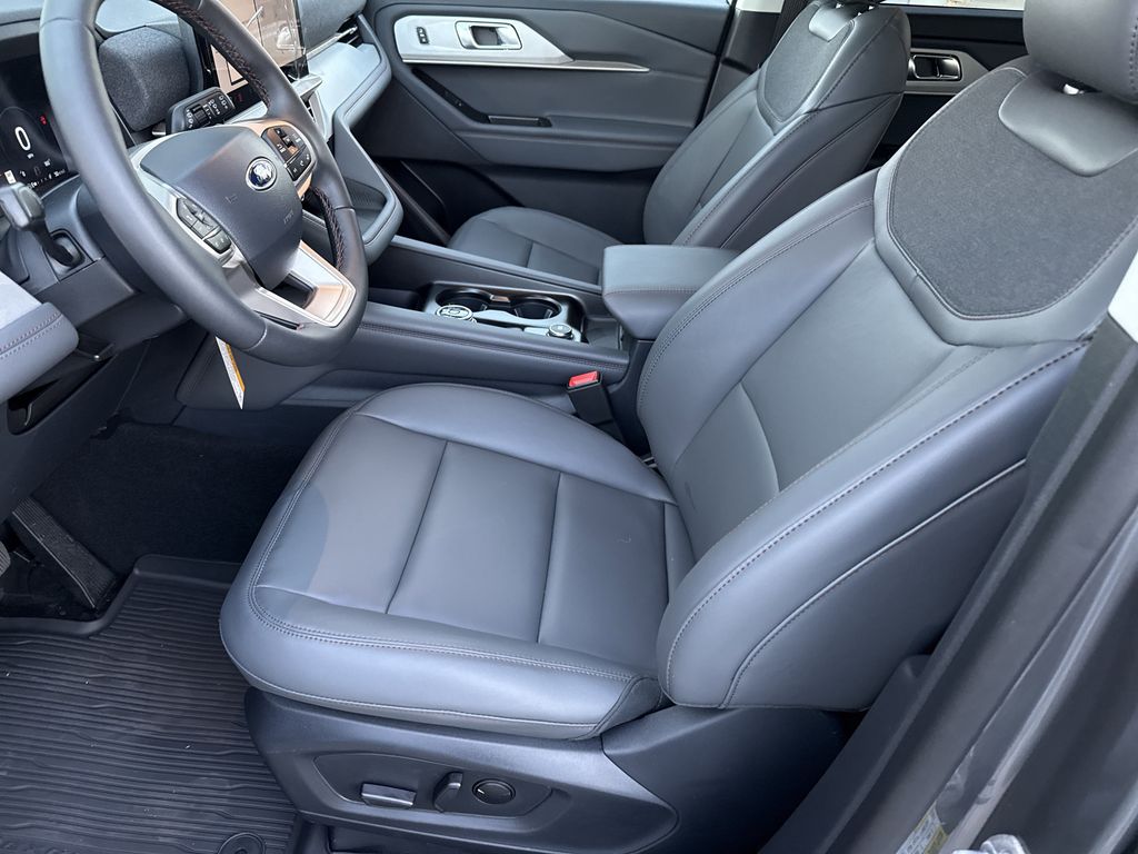 2026 Ford Explorer Active - Photo 17