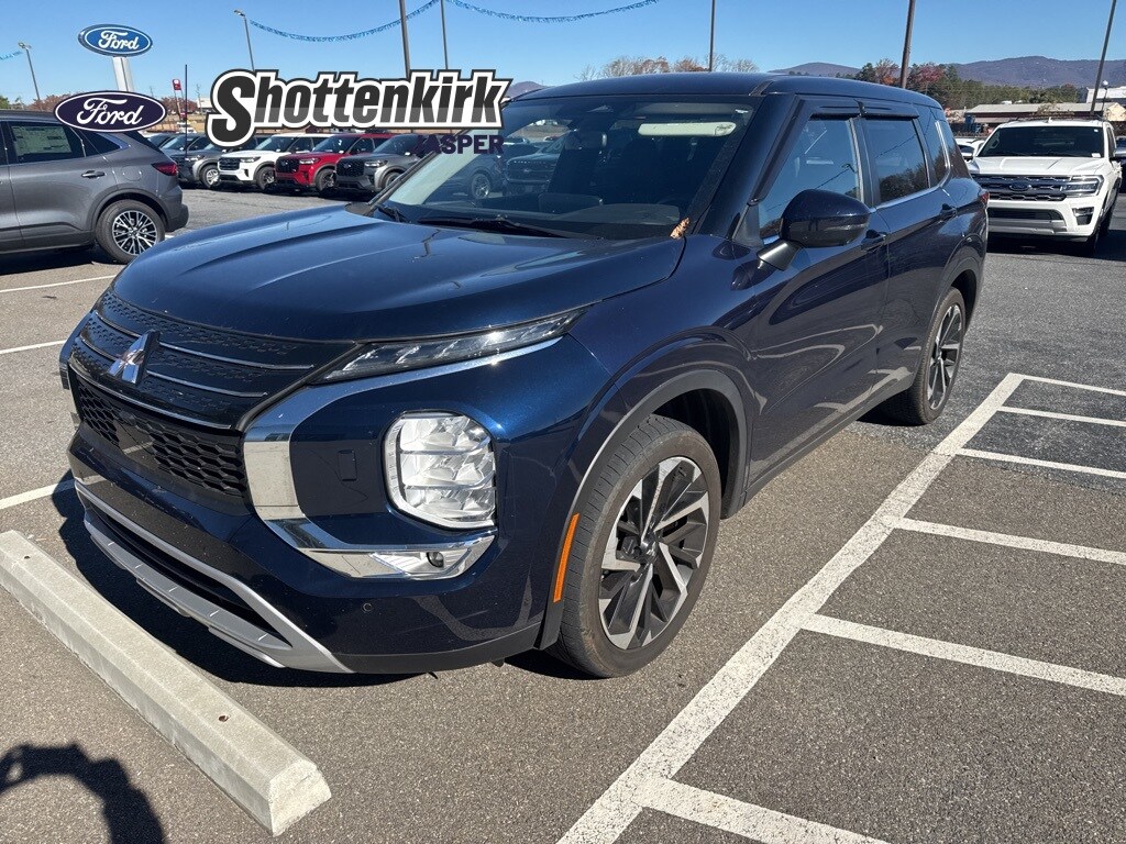 Used 2023 Mitsubishi Outlander SE SUV