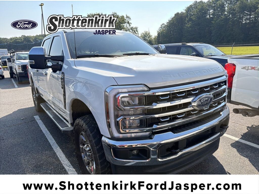 Used 2025 Ford F-250 Lariat Crew Cab Truck