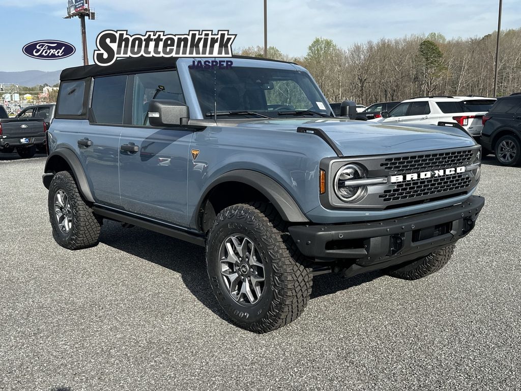 2025 Ford Bronco Badlands SUV