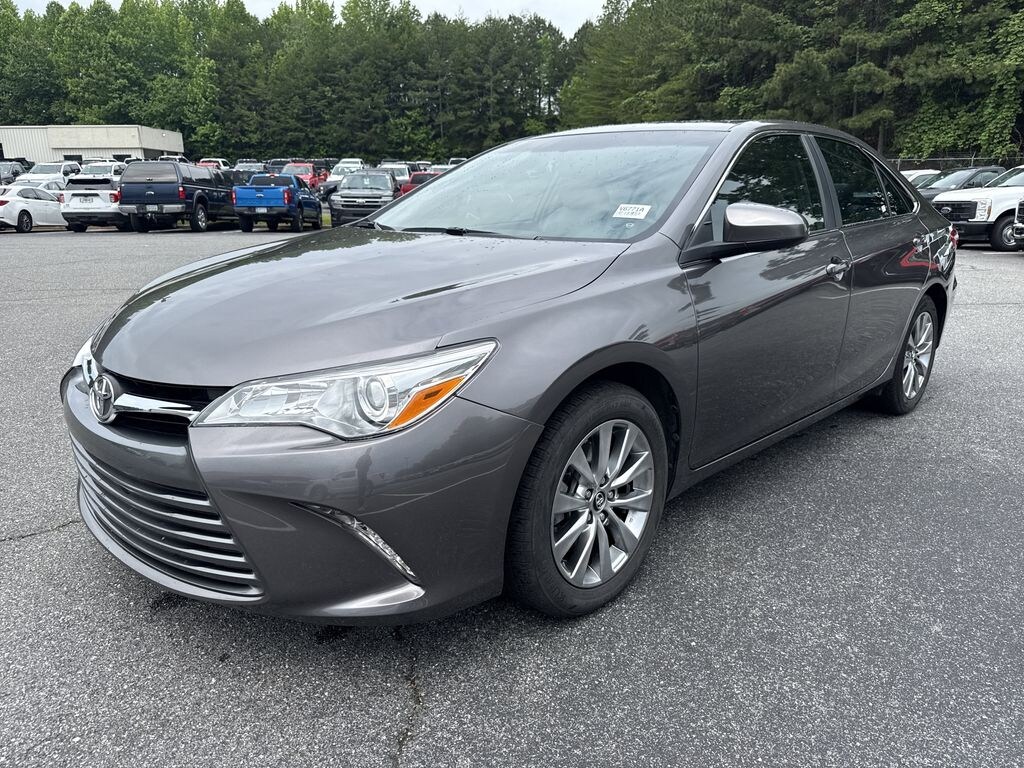 Used 2016 Toyota Camry XLE Sedan