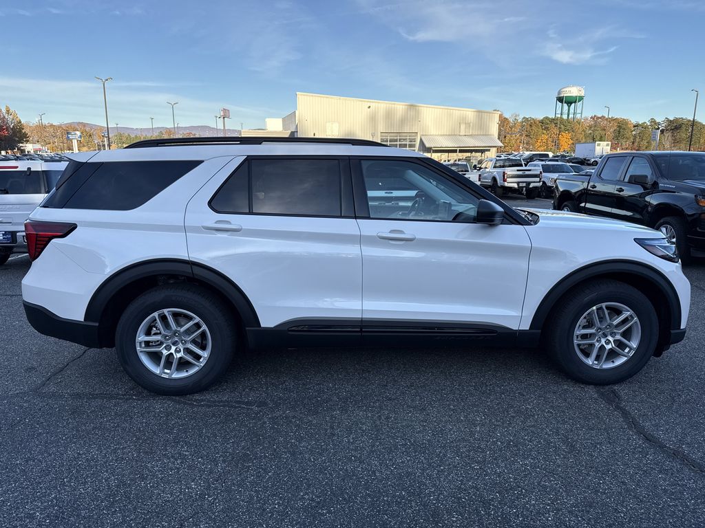 2026 Ford Explorer Active - Photo 8
