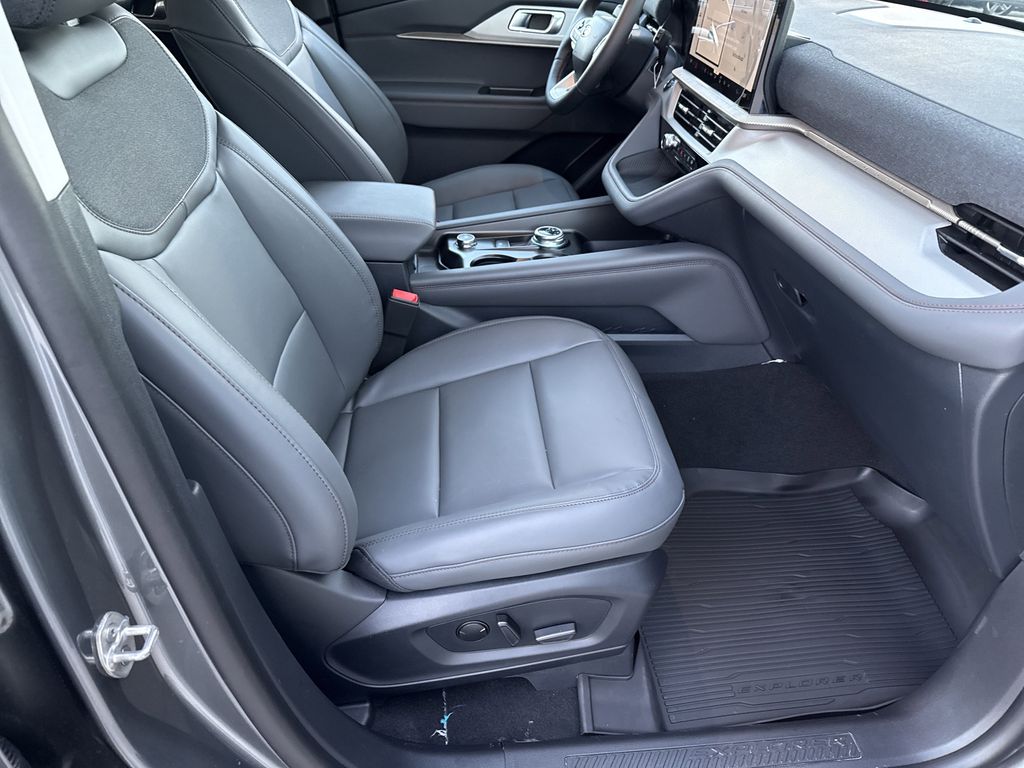 2026 Ford Explorer Active - Photo 23