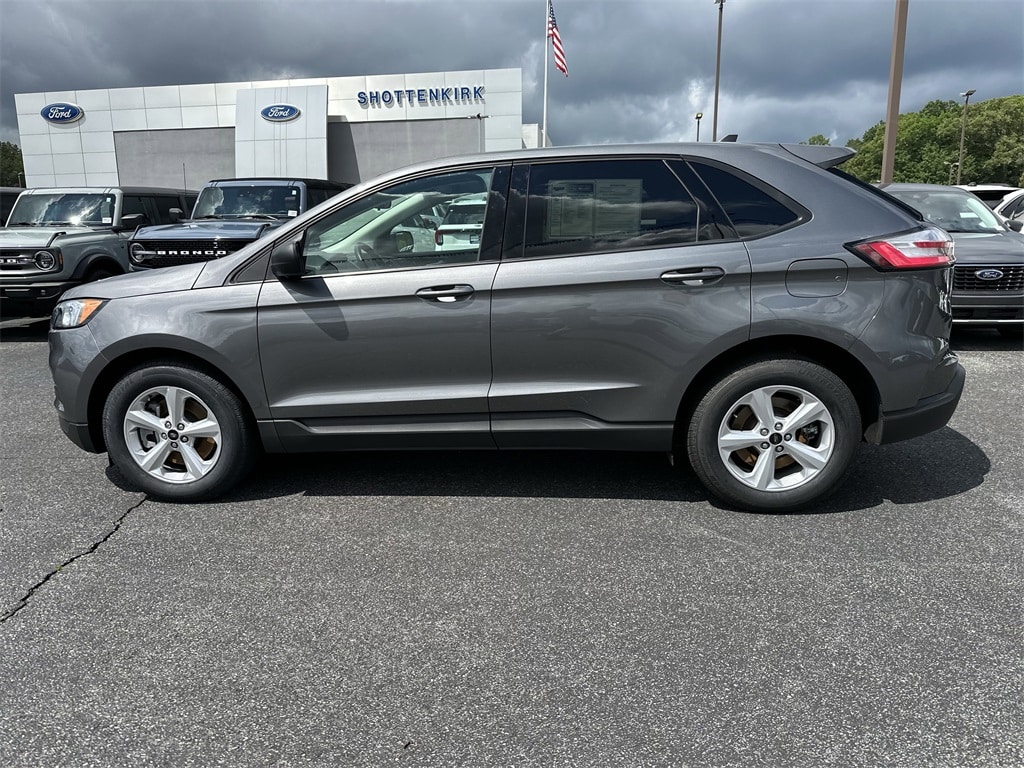 Used 2024 Ford Edge SE SUV