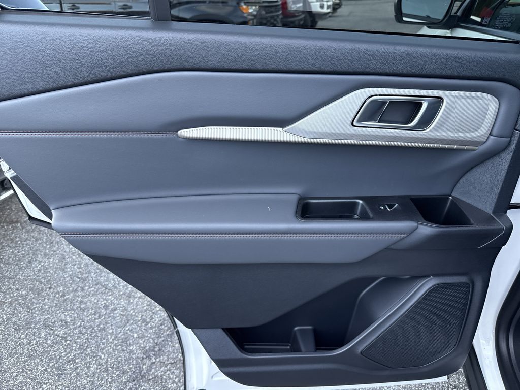 2026 Ford Explorer Active - Photo 23