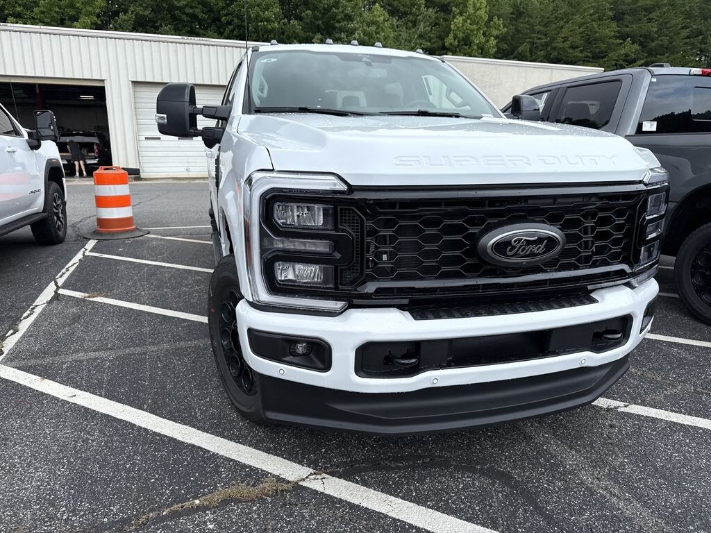 New 2026 Ford F-350SD Lariat Truck