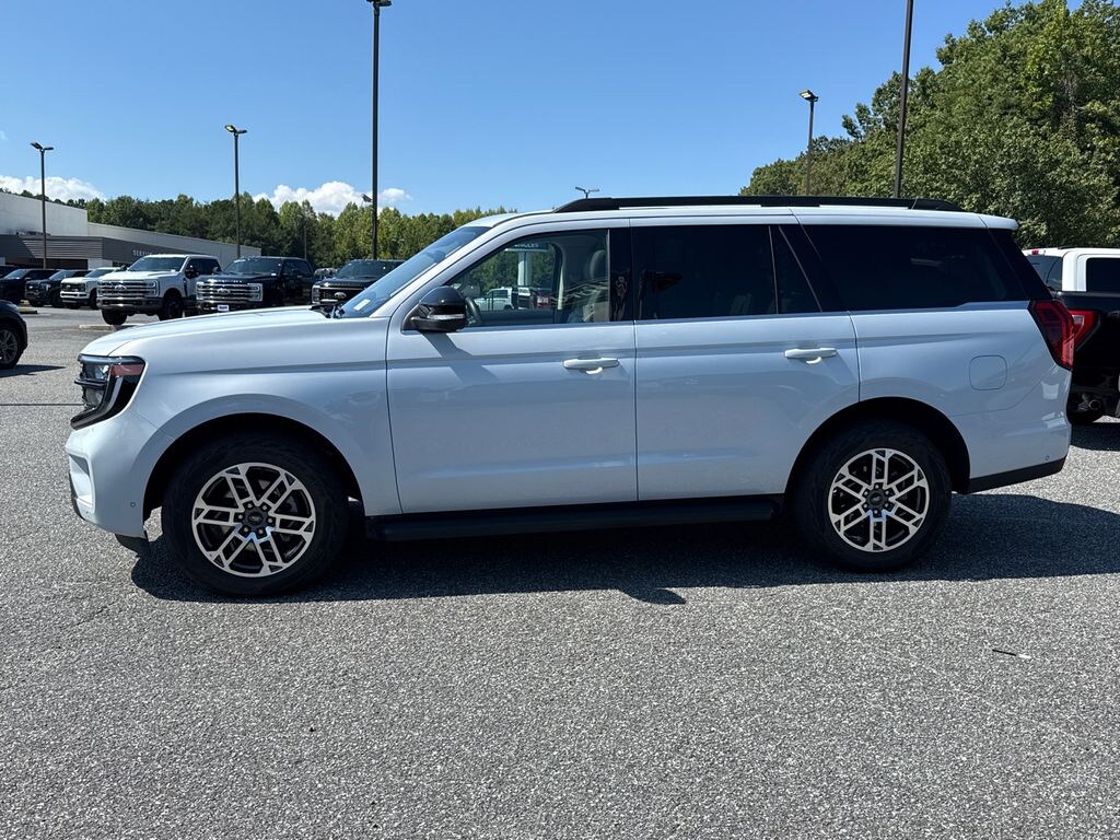 Used 2025 Ford Expedition Active SUV