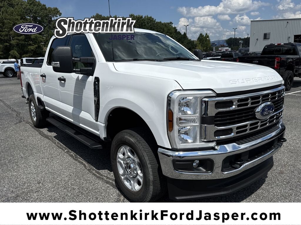 Used 2025 Ford F-250 XLT Crew Cab Truck