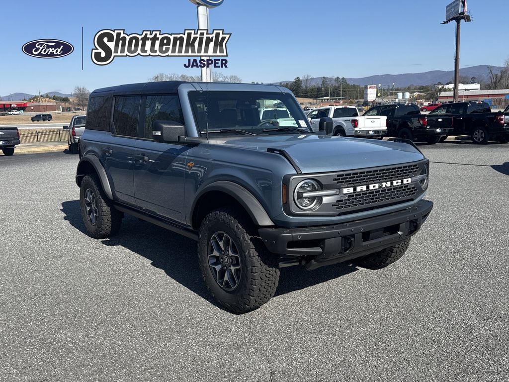2025 Ford Bronco Badlands SUV