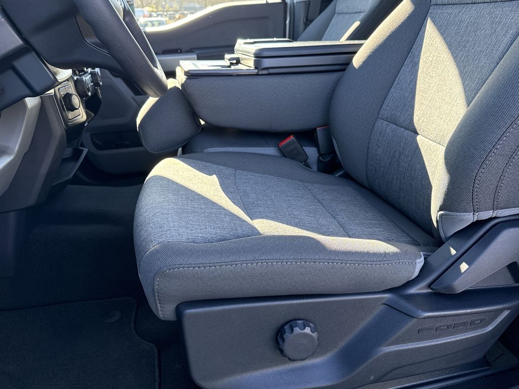 2026 Ford F-250 Super Duty XL - Photo 9
