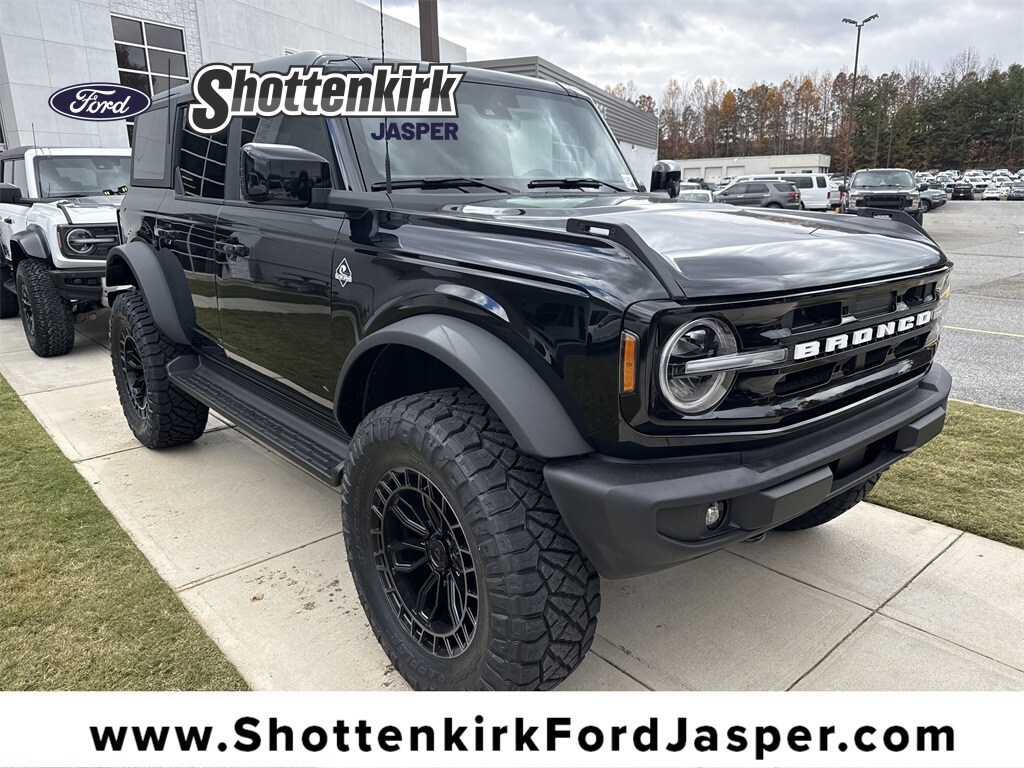New 2025 Ford Bronco Outer Banks SUV