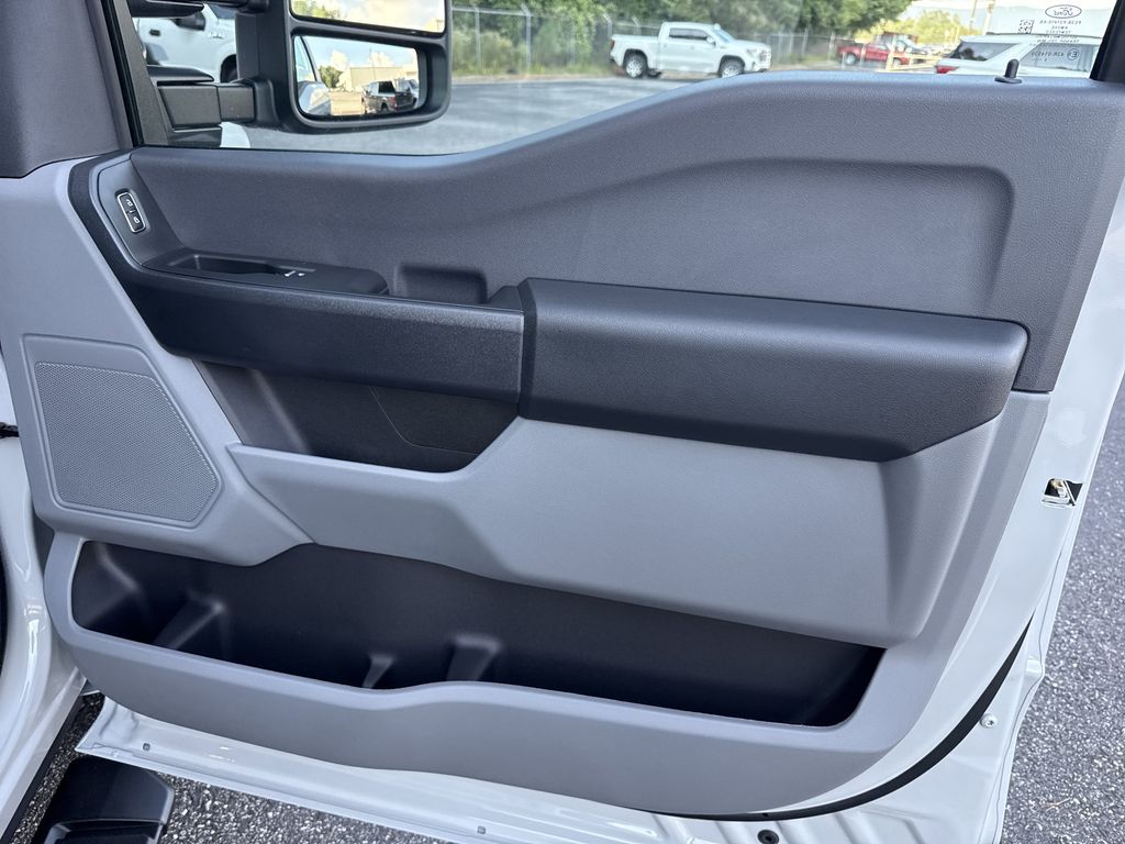 2026 Ford F-350 Super Duty XL - Photo 15