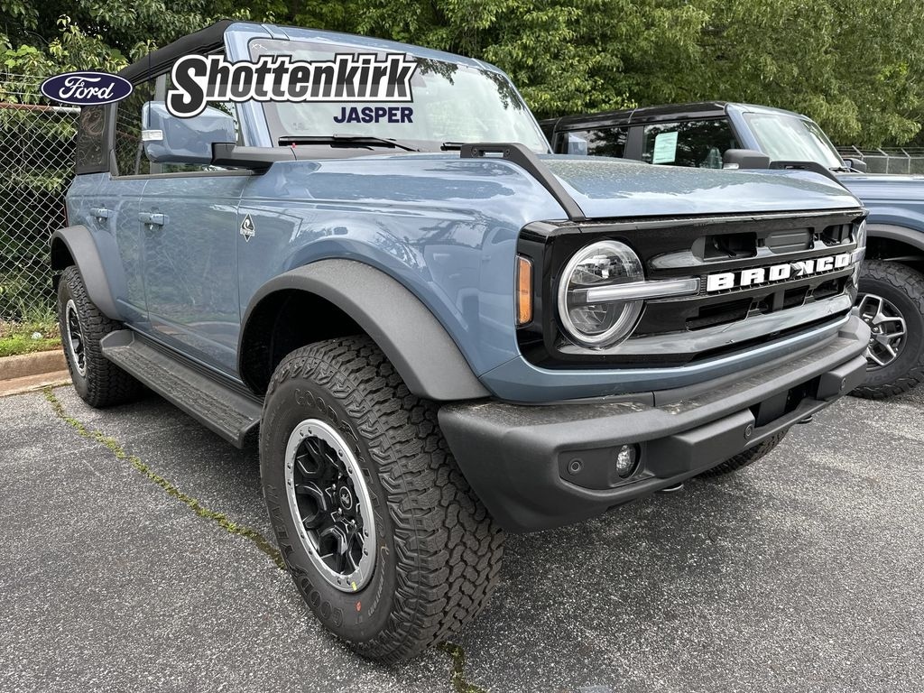New 2025 Ford Bronco Outer Banks SUV