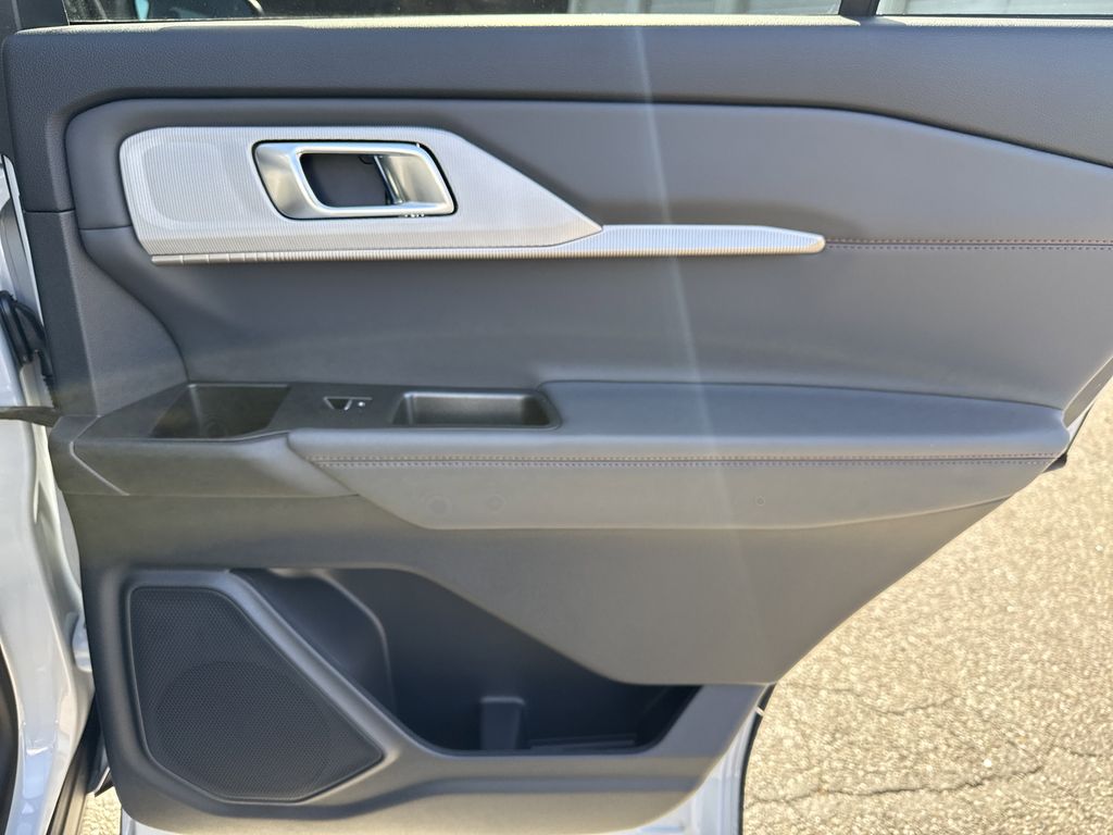 2026 Ford Explorer Active - Photo 17