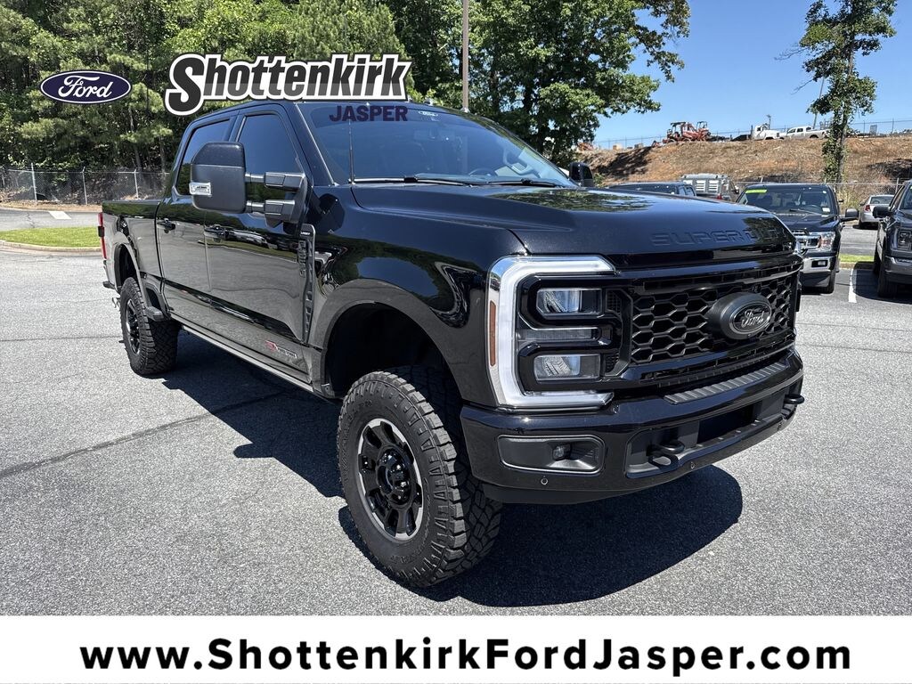 Used 2025 Ford F-250 Lariat Crew Cab Truck
