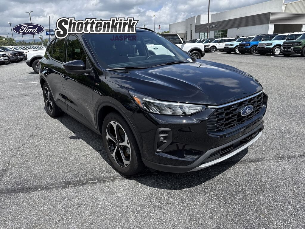 Used 2025 Ford Escape ST-Line Select SUV